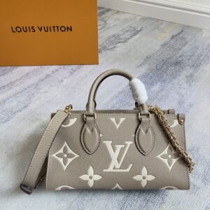 OnTheGo Small Handbag in Giant Monogram Leather