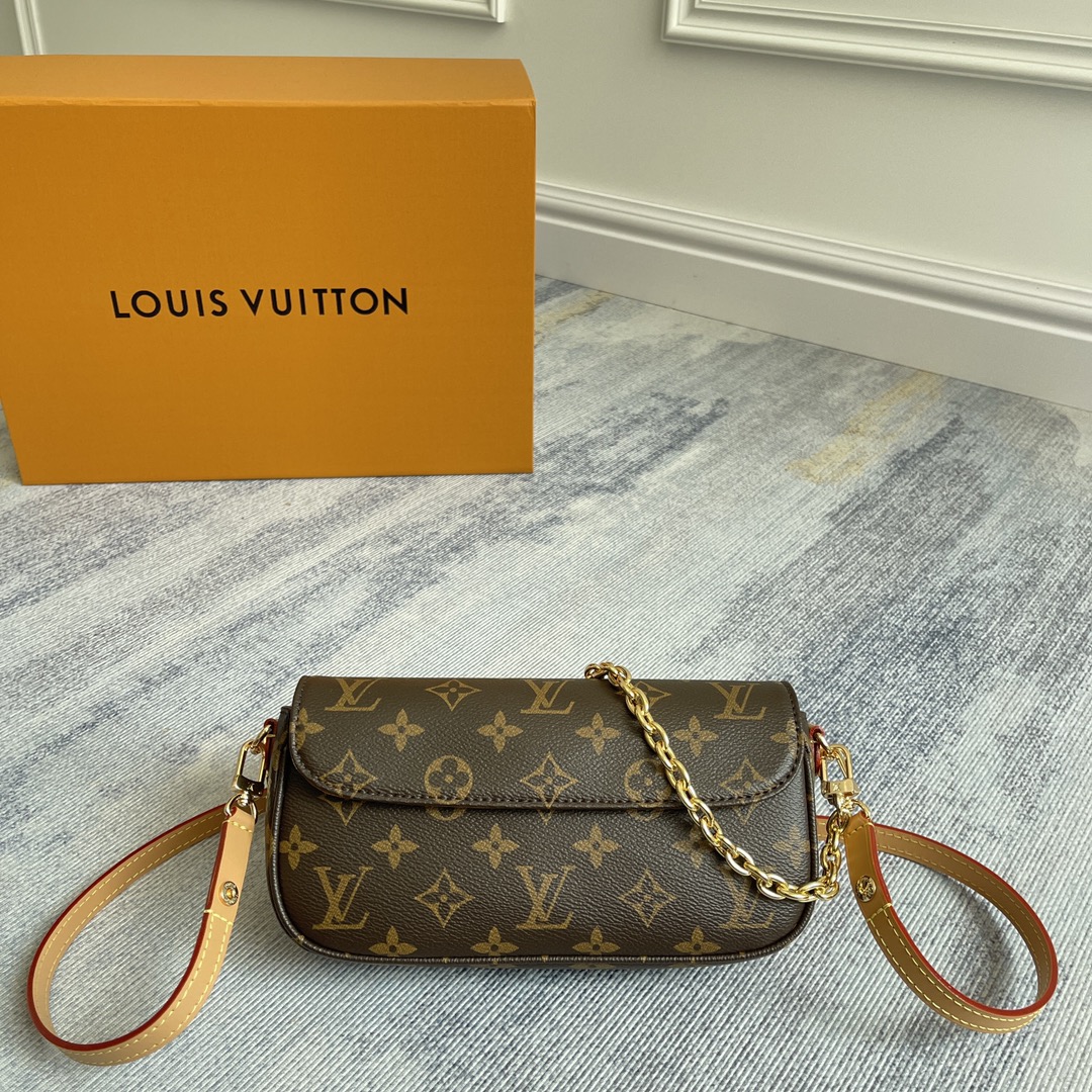 Wallet On Chain Ivy M81911 in Monogram Canvas