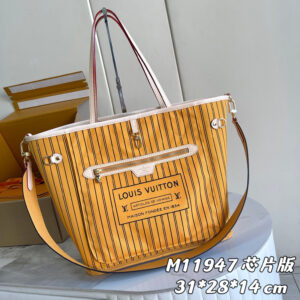 Louis Vuitton Neverfull MM Tote Bag in Damier Azur Canvas