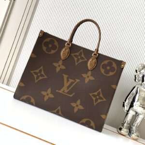 Louis Vuitton Onthego Tote Bag M45320 in Monogram Giant Canvas