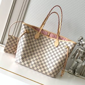 Louis Vuitton Neverfull Medium Tote Bag