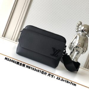 Fastline Leather Crossbody Bag M22482 – Black