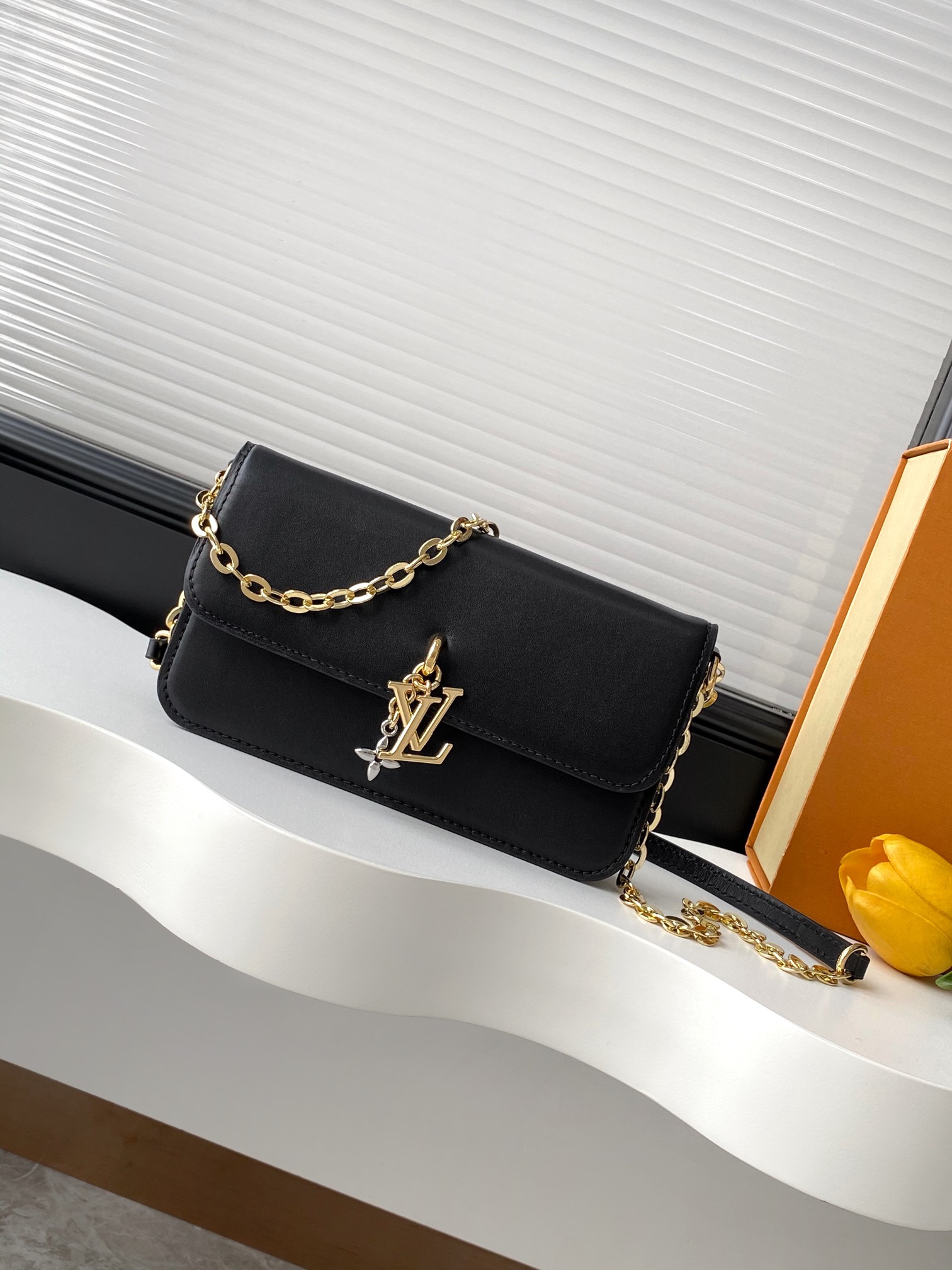 Louis Vuitton LV Bloom Wallet On Chain