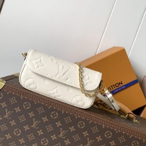 Louis Vuitton Wallet On Chain Ivy in Monogram Empreinte Leather
