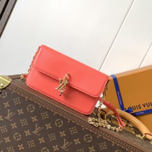Louis Vuitton LV Bloom Wallet On Chain in Leather