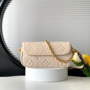 Louis Vuitton Wallet on Chain Ivy in Monogram Empreinte Leather