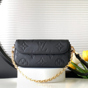 Louis Vuitton Wallet on Chain Ivy in Monogram Empreinte Leather