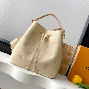 Louis Vuitton NéoNoé MM Handbag in Monogram Empreinte Leather