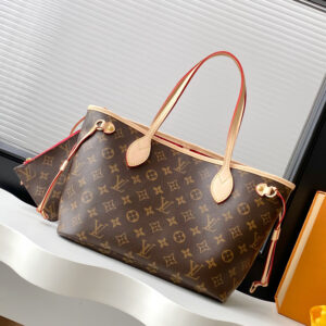 Louis Vuitton Neverfull Small Tote Bag in Damier Ebene Canvas