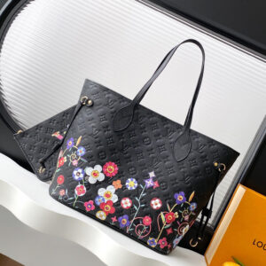 Louis Vuitton Neverfull Medium Shopping Tote
