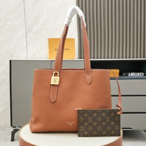 Saint Laurent Low Key Cabas Medium Tote Bag