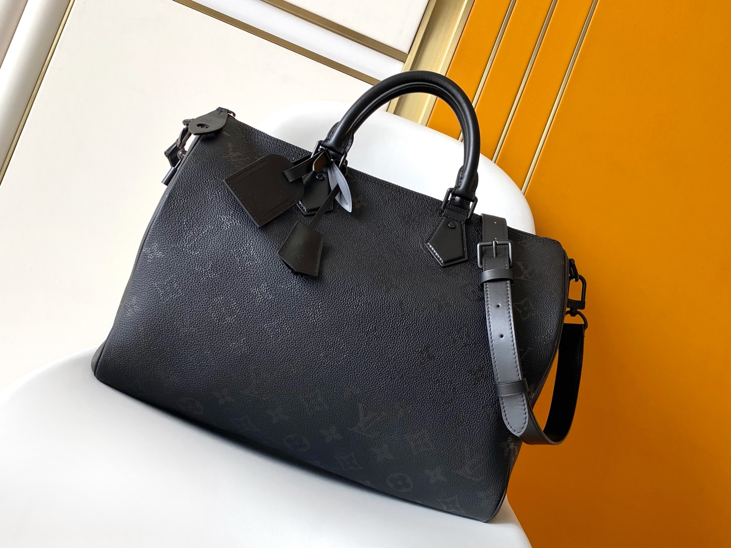 Louis Vuitton Speedy P9 Bandoulière 40 Leather Handbag