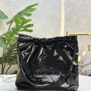 Chanel 22 Shopping Bag
