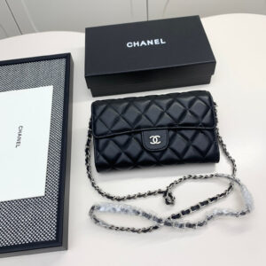 Chanel Chain-Detail Shoulder Crossbody Bag