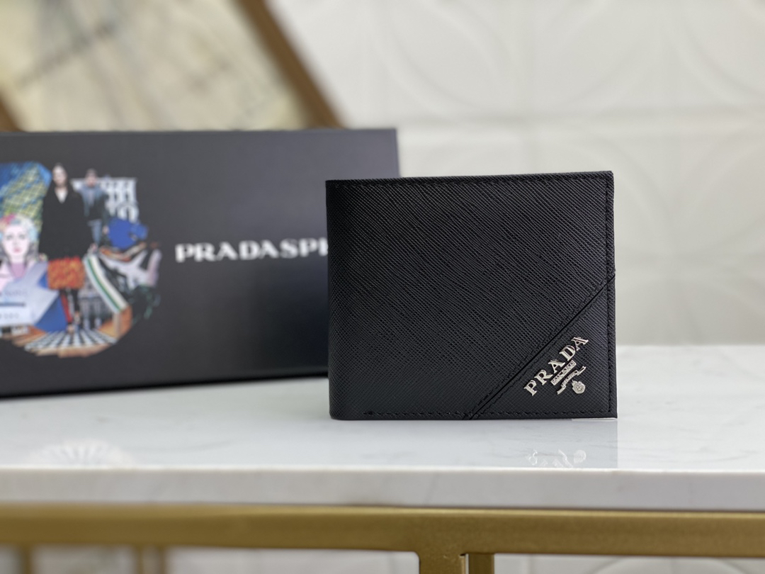 Prada Men's Short Wallet 2M0513