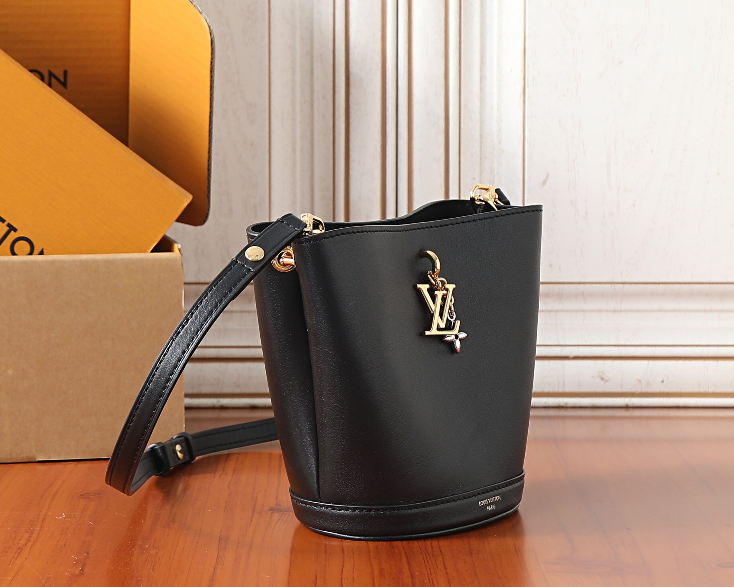 Louis Vuitton LV Bloom Mini Hobo Bag - Image 2