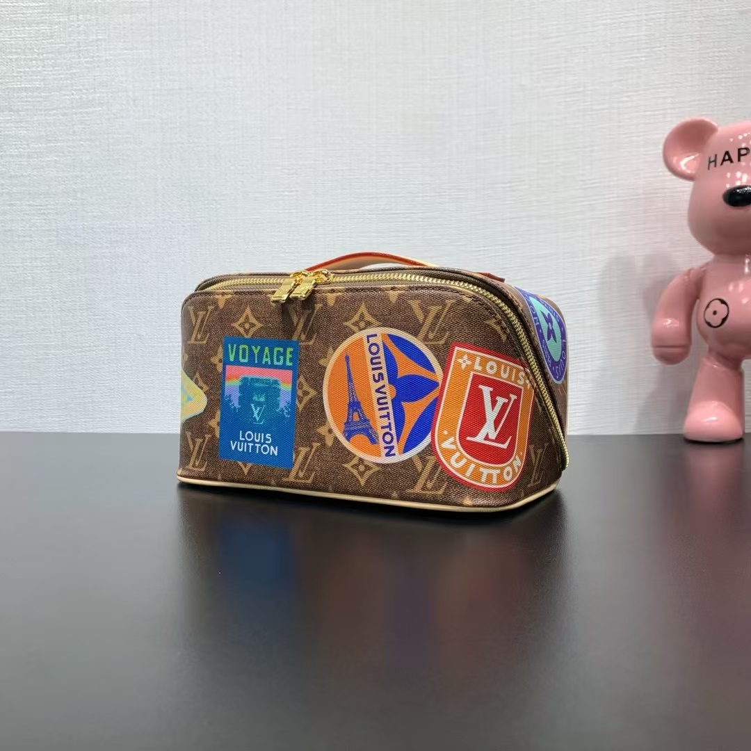 Louis Vuitton Monogram Cosmetic Pouch M14744 - Image 2