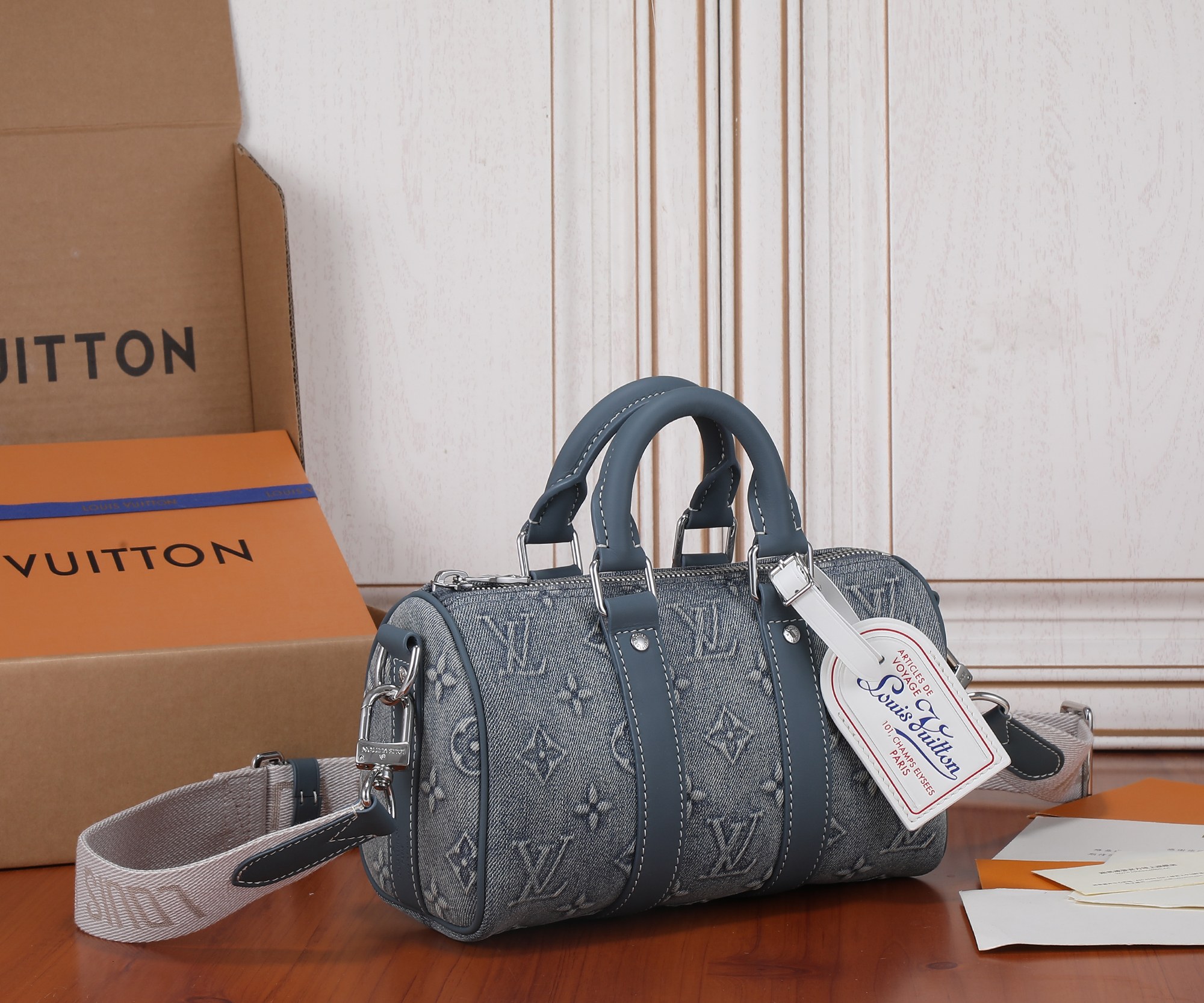 Louis Vuitton Keepall Bandoulière 25 Monogram Washed Denim Travel Bag - Image 2