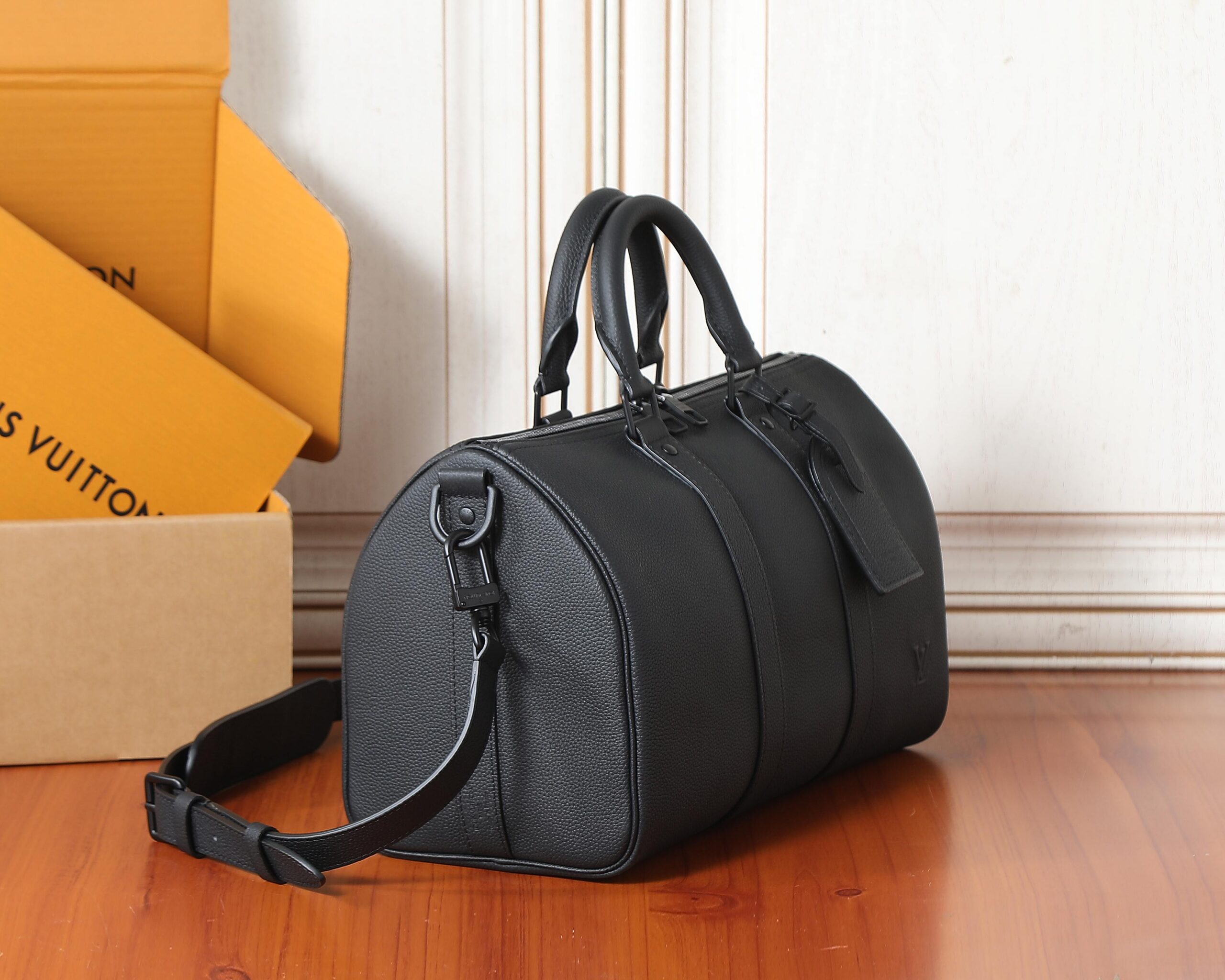 Louis Vuitton Keepall Bandoulière 35 Travel Bag - Image 2