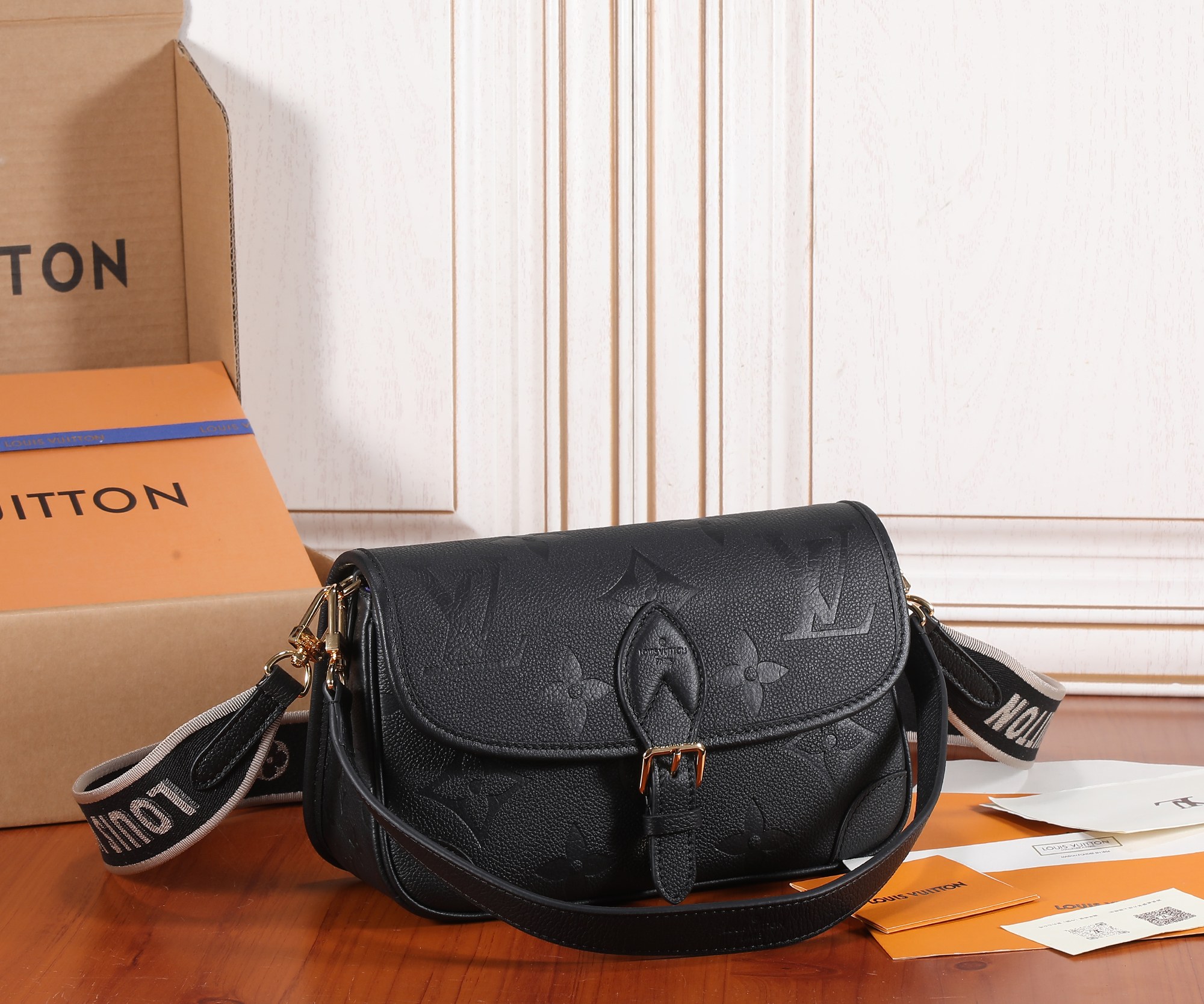 Louis Vuitton Diane Monogram Empreinte Leather Shoulder Bag M46386 - Image 2