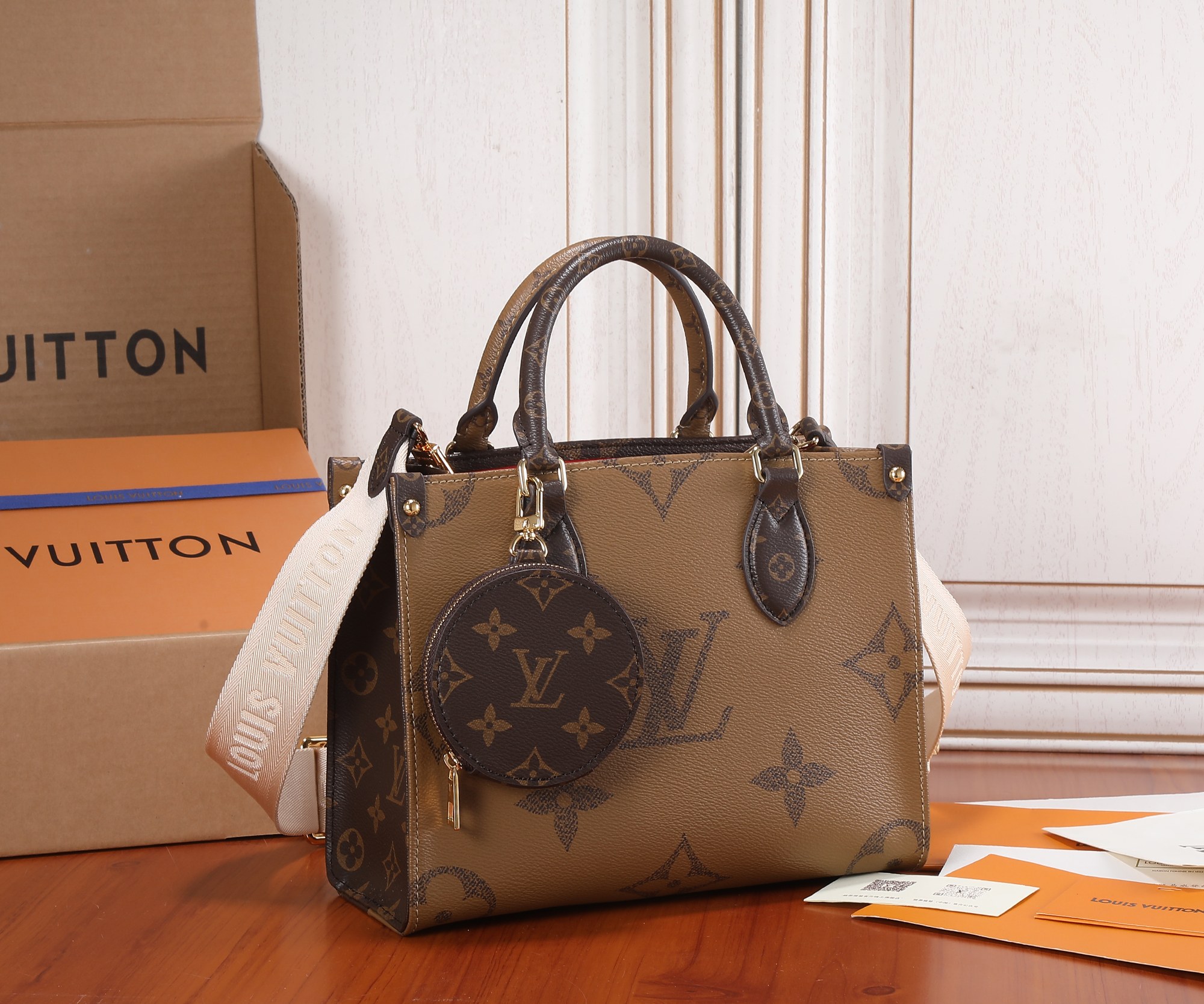 Louis Vuitton OnTheGo Small Tote Bag M46373 - Image 2