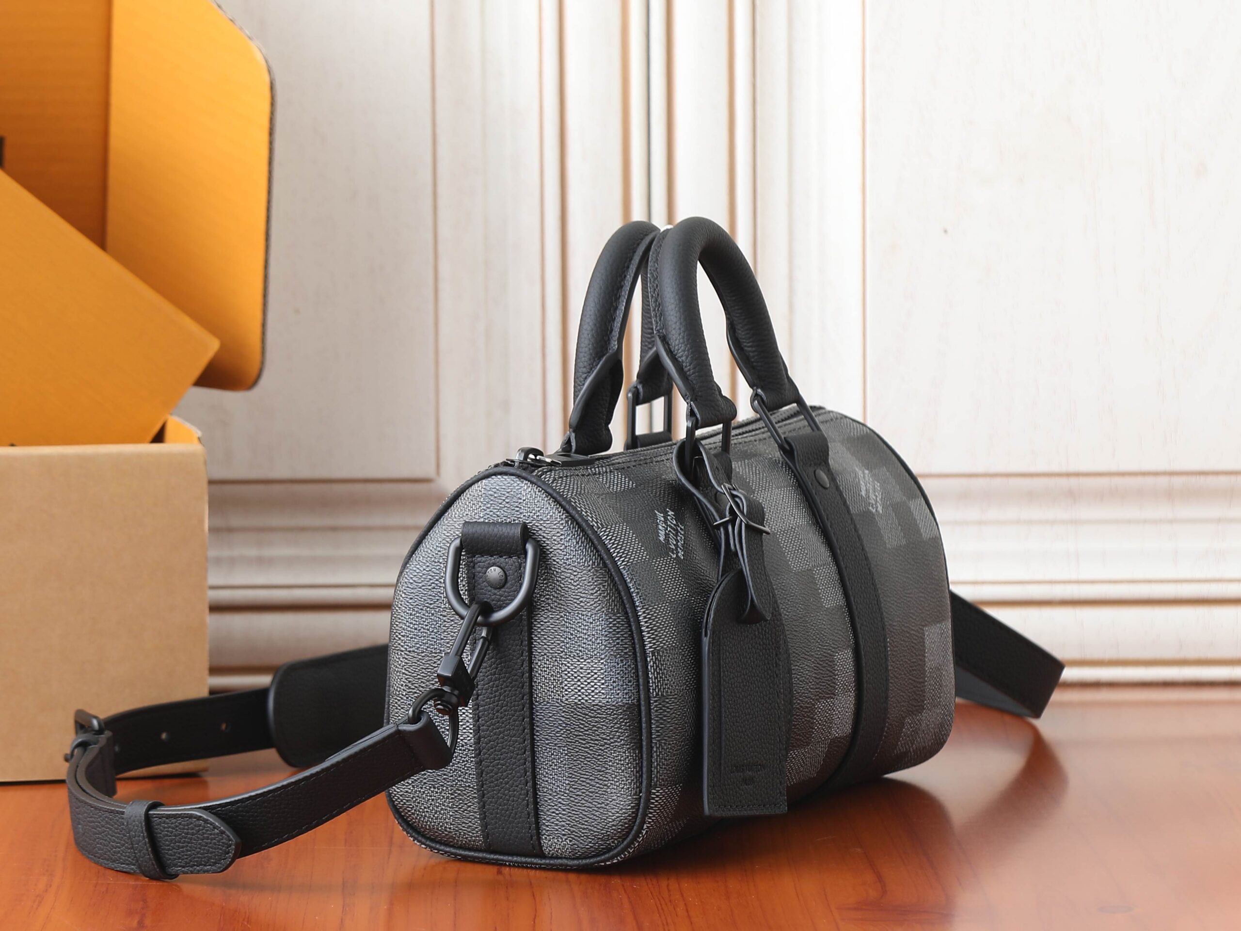 Louis Vuitton Keepall Bandoulière 25 Travel Bag in Damoflage Black - Image 2