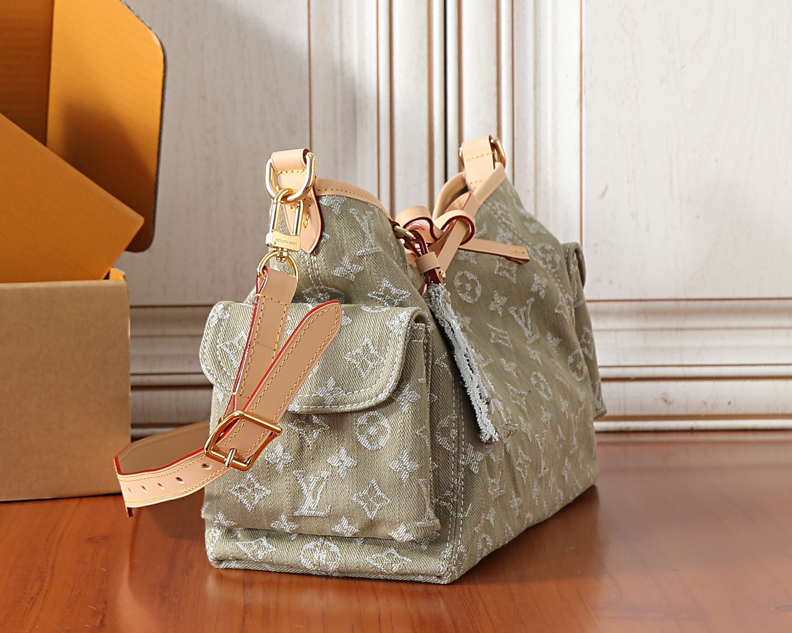 Carryall Cargo Small Handbag – Denim Rendez-Vous - Image 2