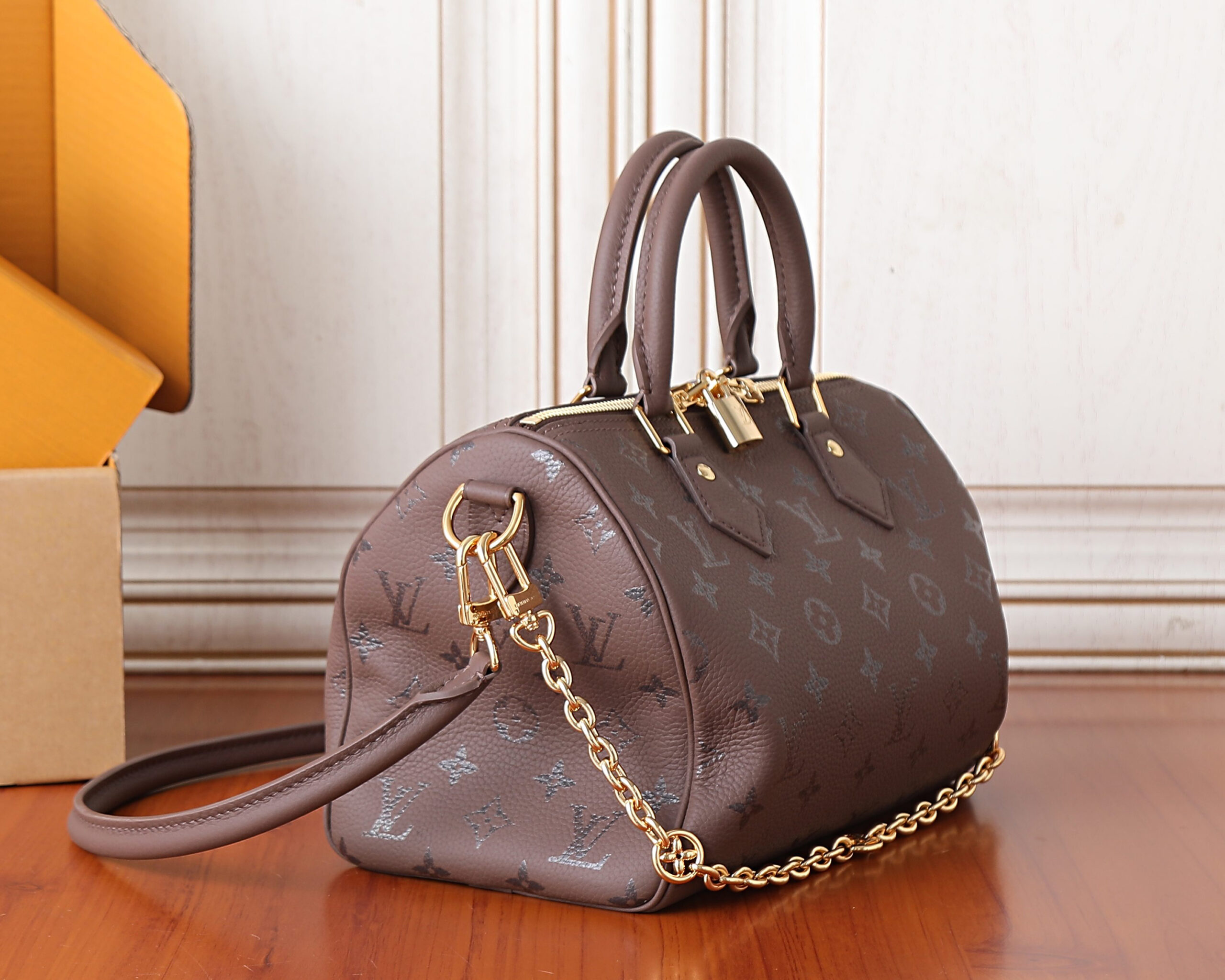 Louis Vuitton Speedy Bandoulière 25 Handbag - Image 2