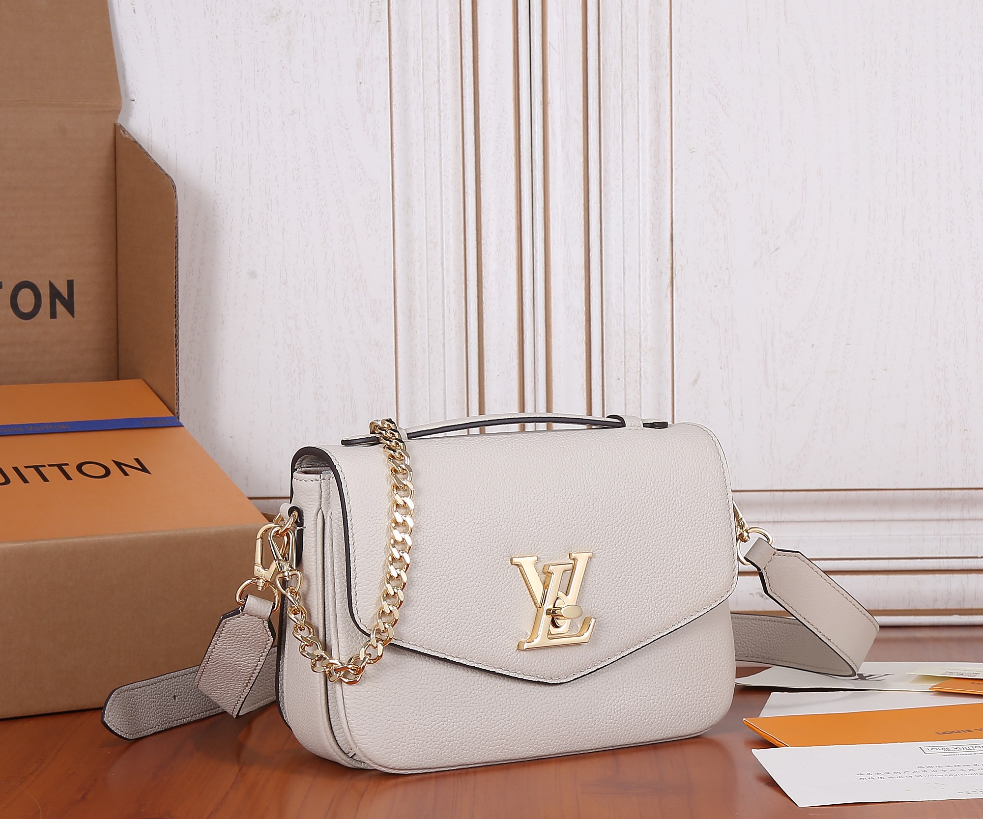 Louis Vuitton Twist Oxford Leather Handbag - Image 2