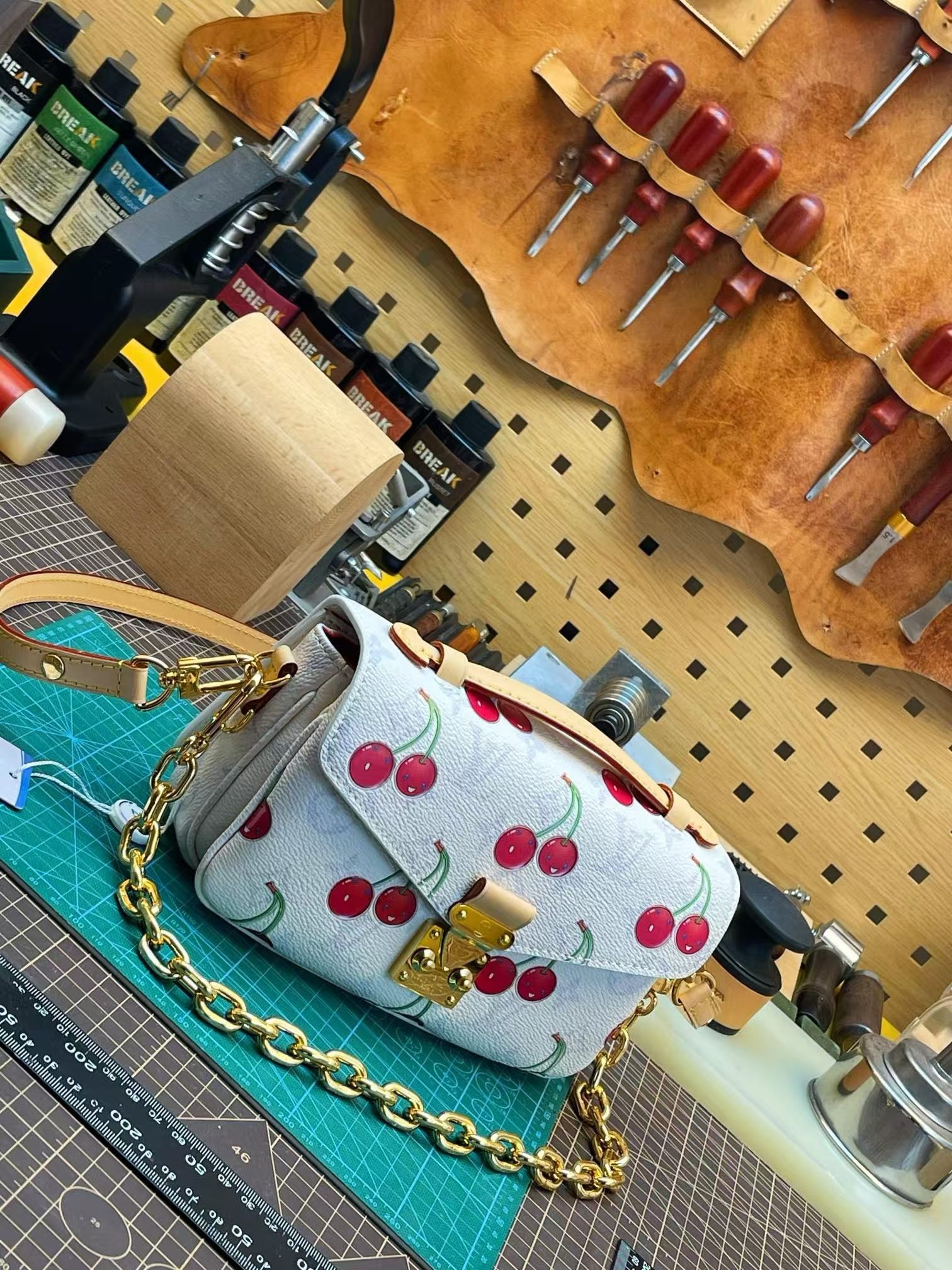 Louis Vuitton Pochette Métis East West Monogram Cherry Shoulder Bag - Image 2