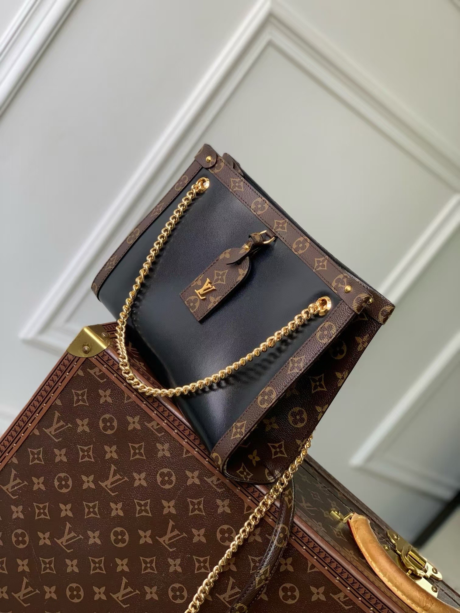 Louis Vuitton Nova Small Handbag M13140 - Image 2