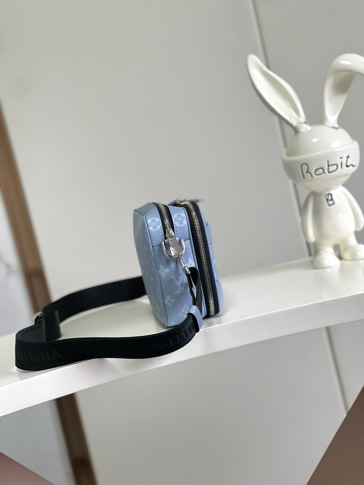 Louis Vuitton Alpha Messenger Bag - Image 2