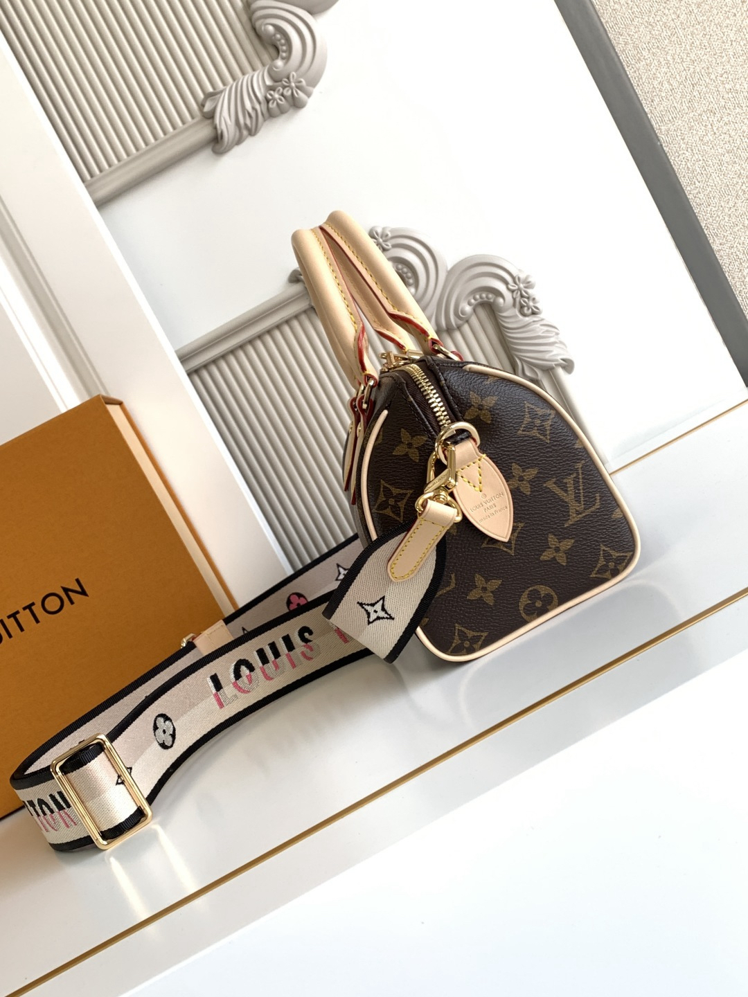 Louis Vuitton Speedy Bandouliere 30 Monogram Canvas Bag - Image 2