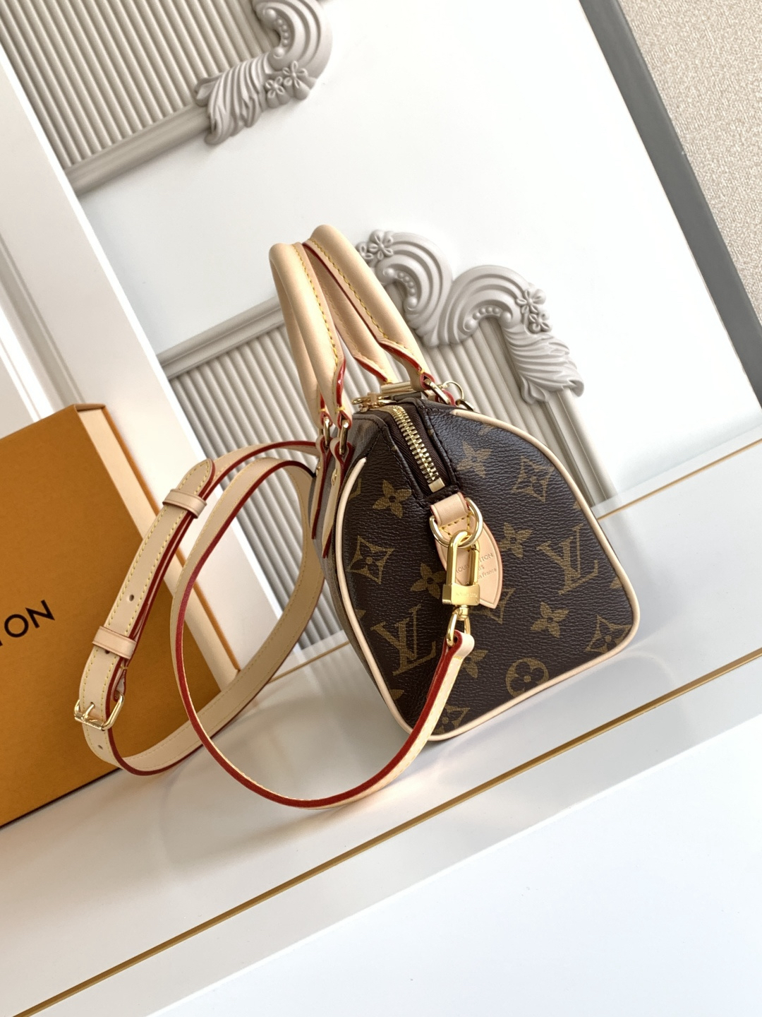 Louis Vuitton Speedy Bandouliere 30 Leather Shoulder Bag - Image 2