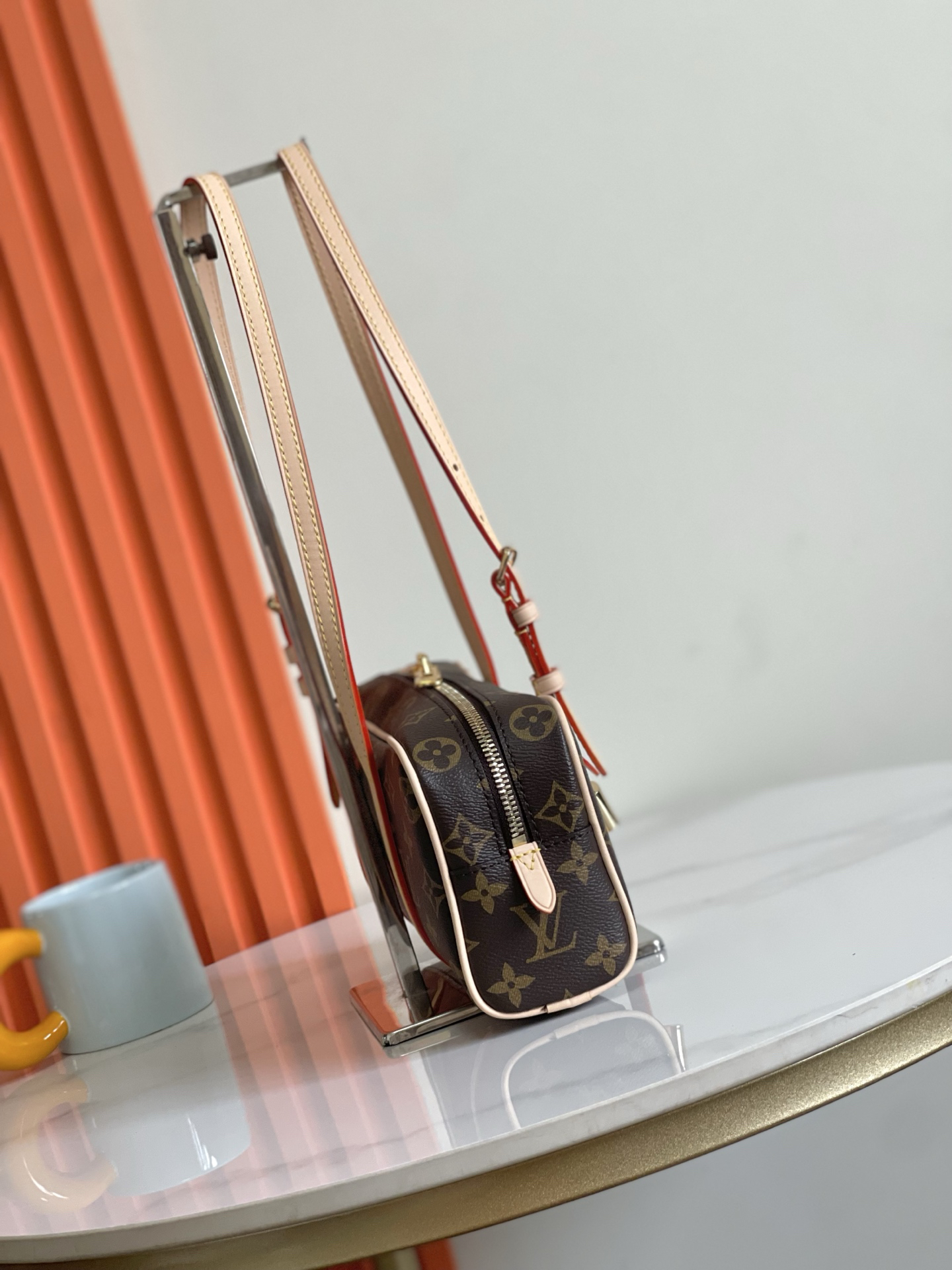 Louis Vuitton Hang On Bag M47031 - Image 2