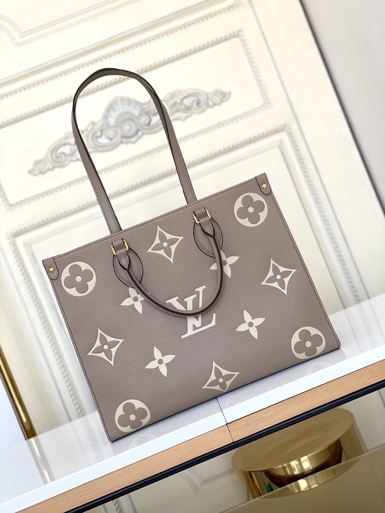 Louis Vuitton OnTheGo MM Tote Bag - Image 2