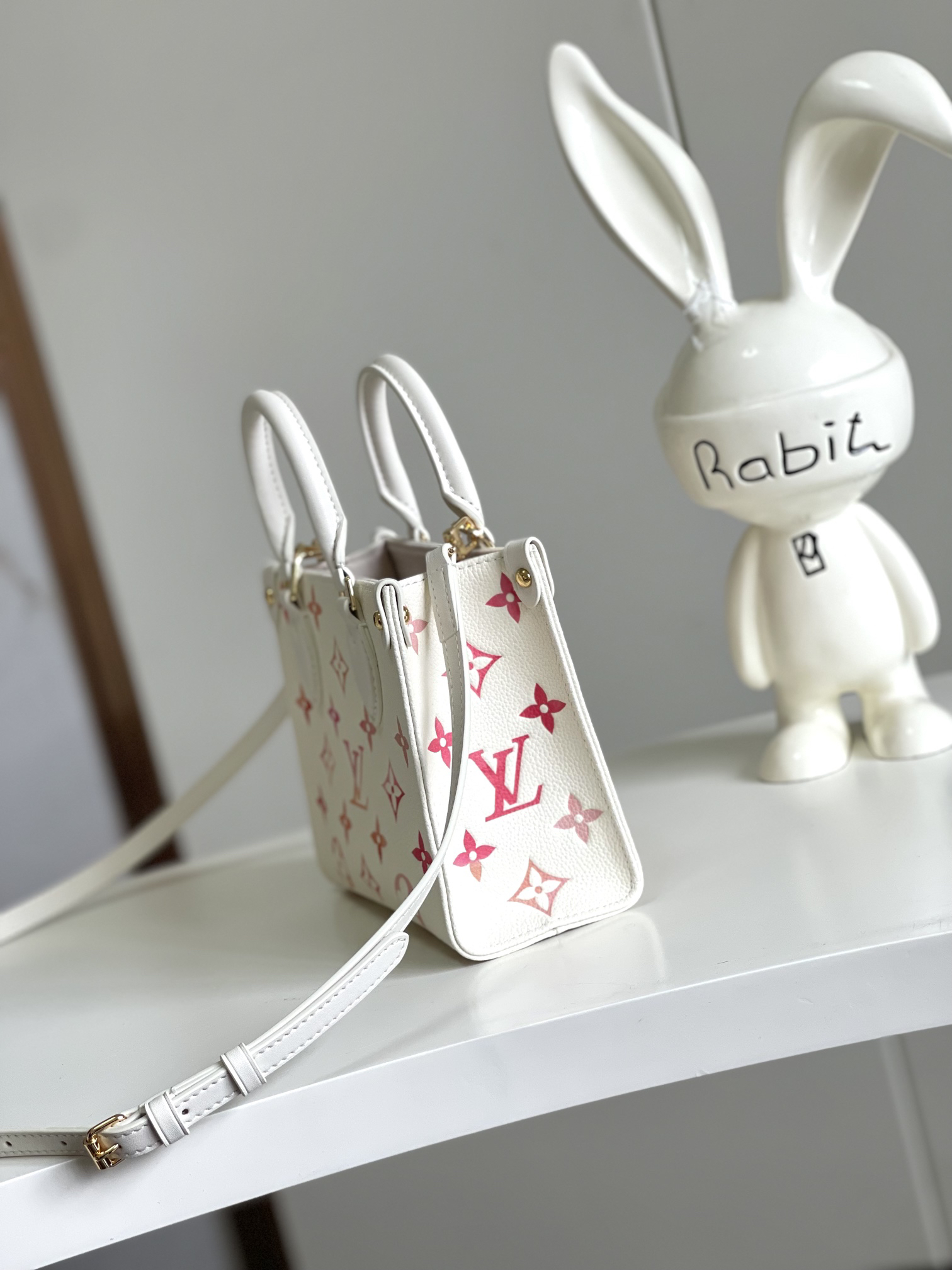 Louis Vuitton OnTheGo BB Crossbody Bag M47115 in Strawberry Red - Image 2