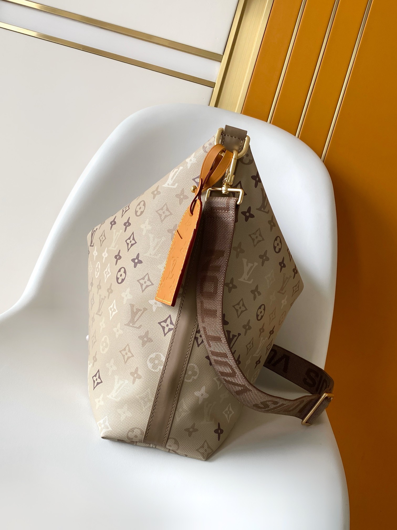Louis Vuitton Metis Monogram Canvas Handbag - Image 2
