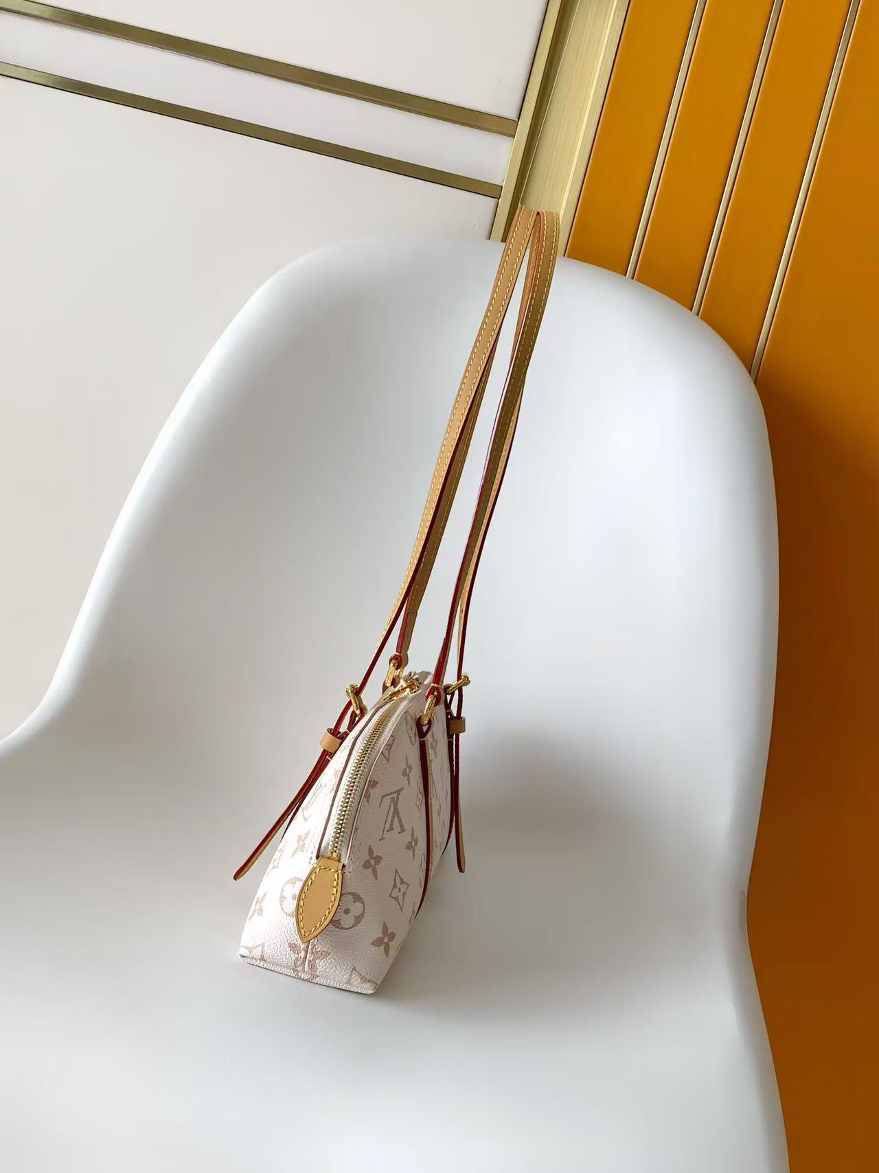 Louis Vuitton Cosmetic Makeup Pouch M28953 - Image 2