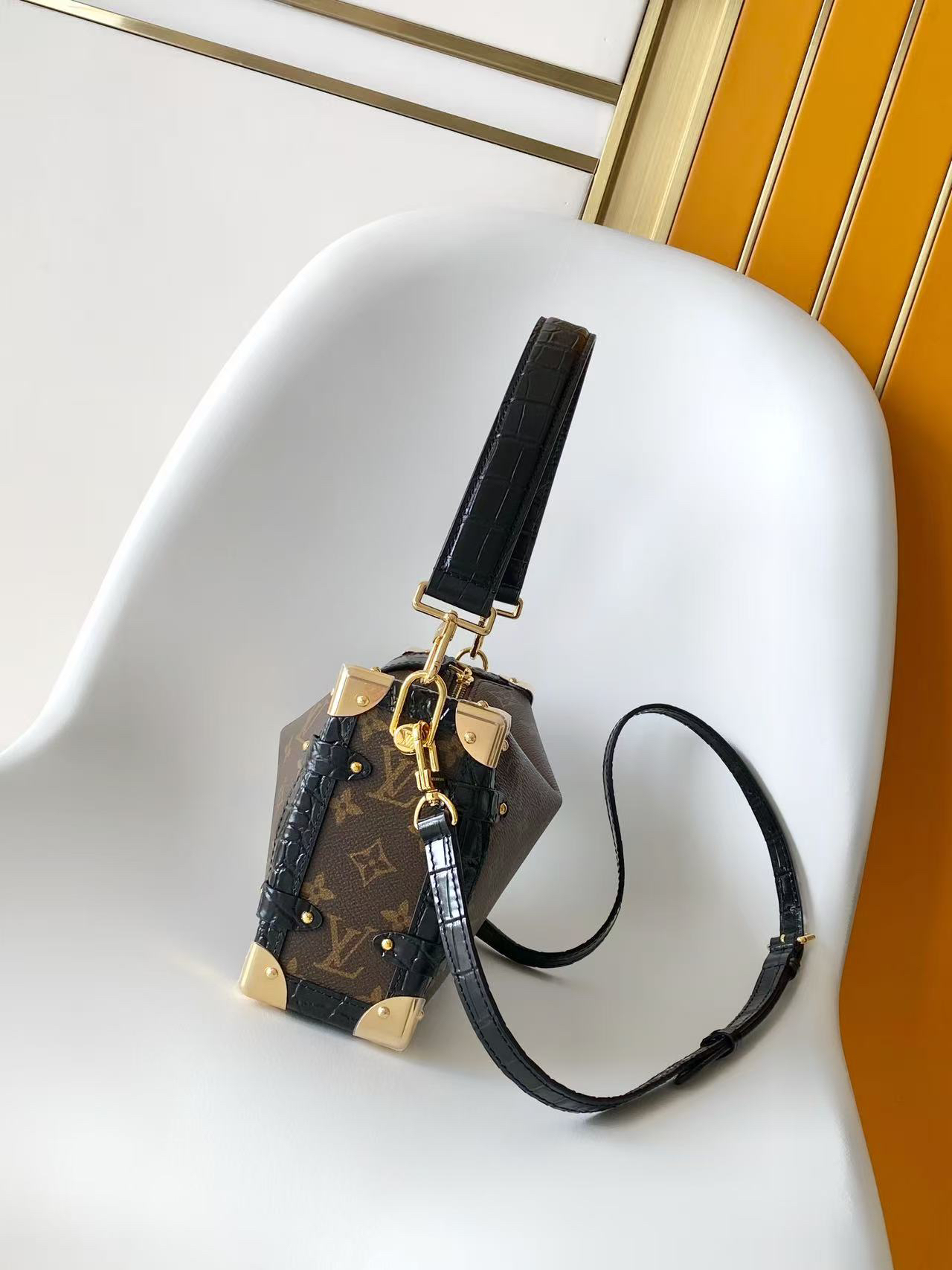 Louis Vuitton Flight Mode Getaway Side Trunk Medium Handbag - Image 2
