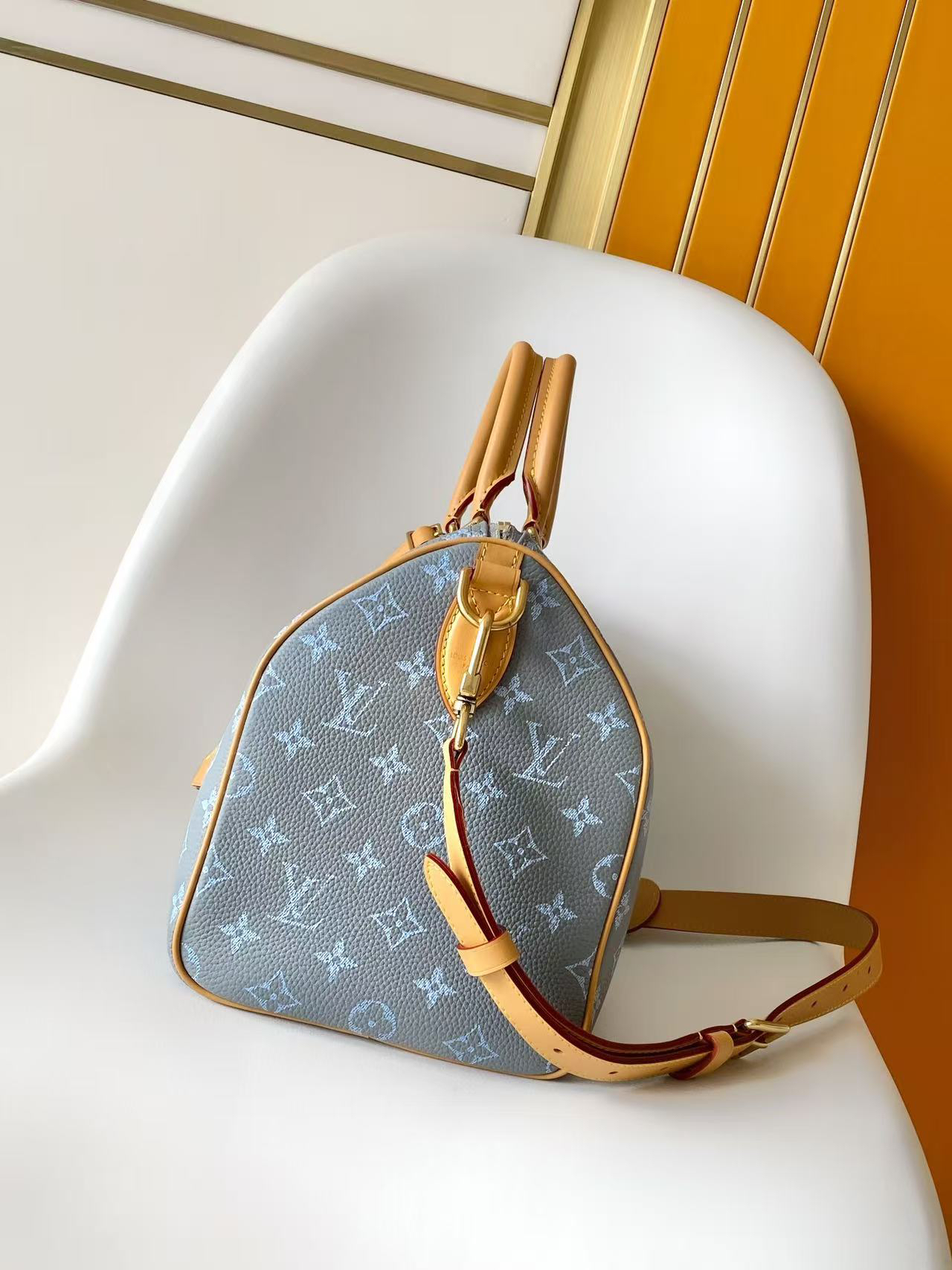Louis Vuitton Speedy Bandoulière 30 Monogram Leather Handbag - Image 2