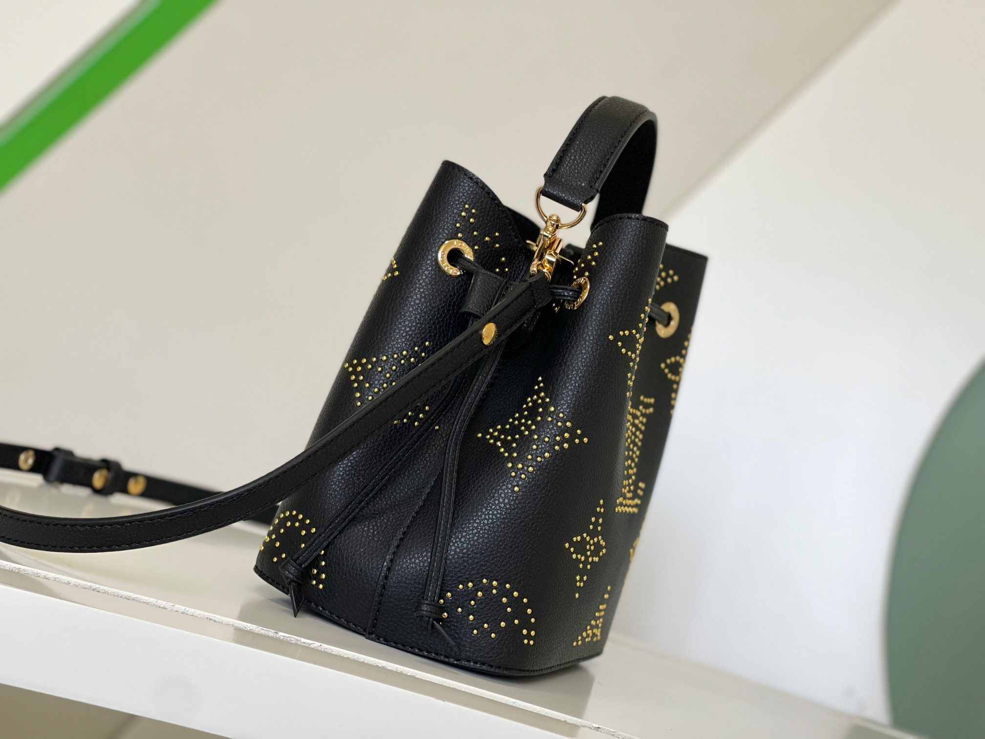 Louis Vuitton NeoNoe BB Bucket Bag M46734 in Black - Image 2