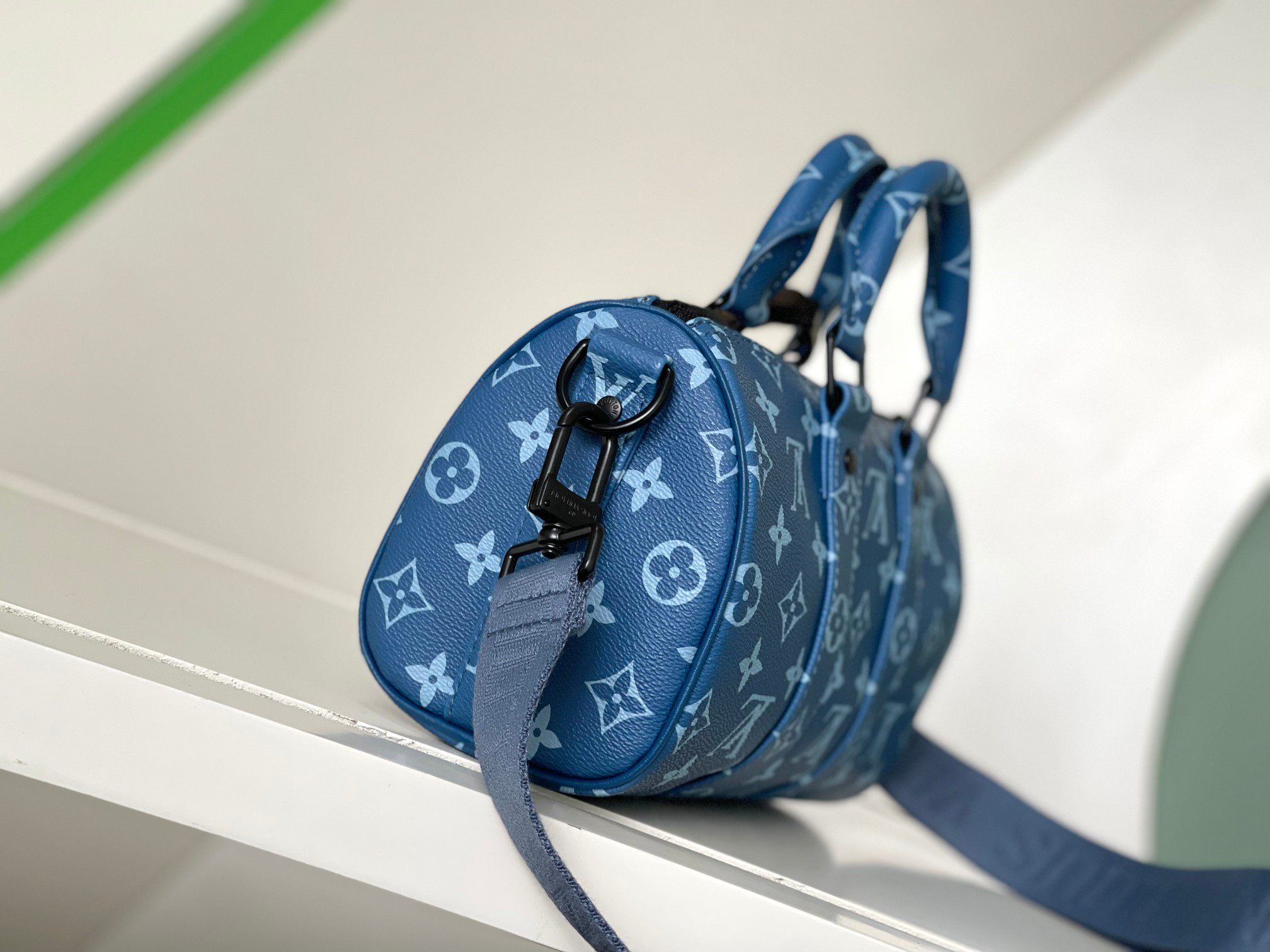 Louis Vuitton Keepall Bandoulière 25 Blue Leather-Trimmed Canvas Shoulder Bag - Image 2