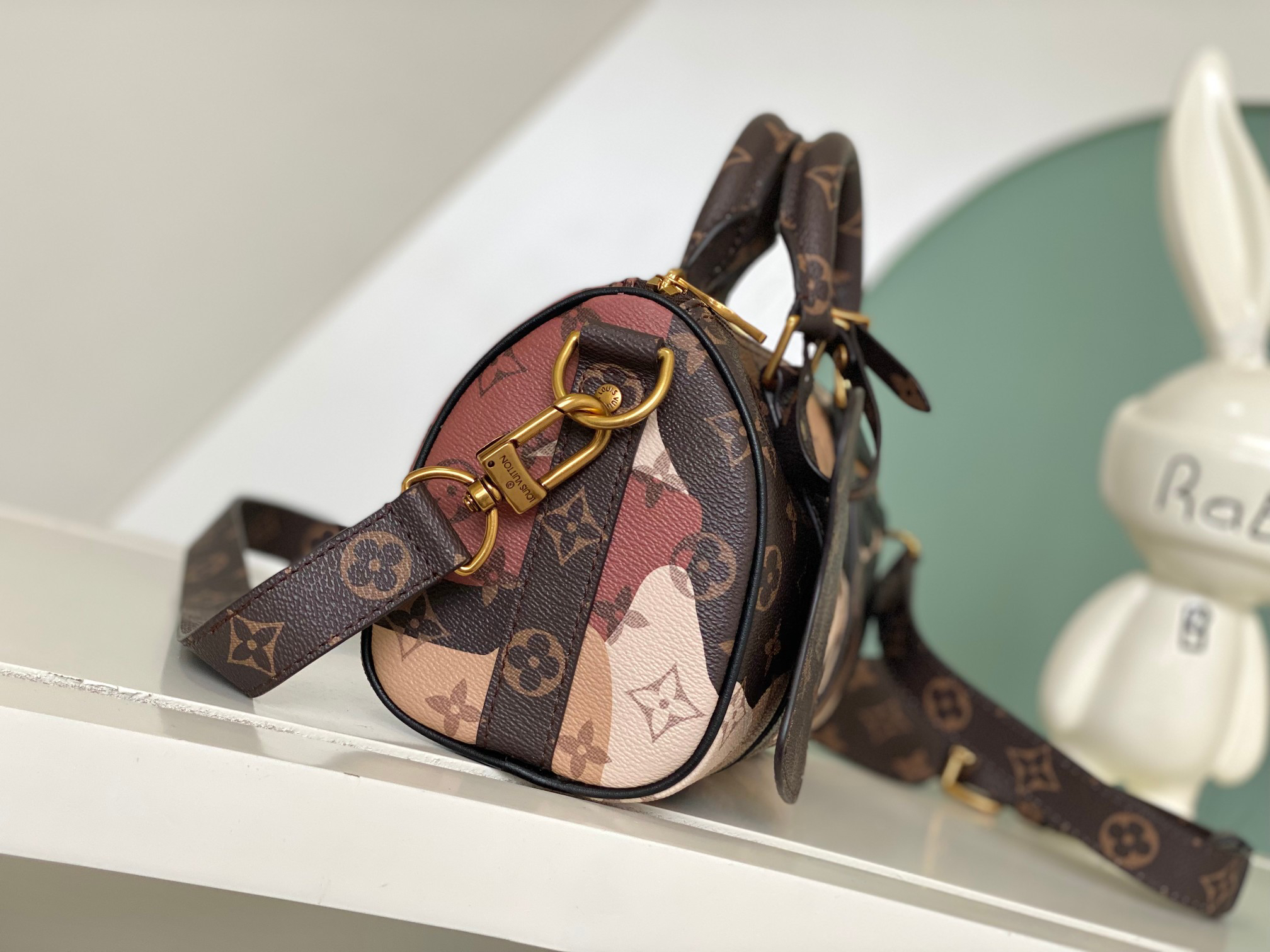 Louis Vuitton Keepall Bandoulière 25 Shoulder Bag in Monogram Canvas - Image 2