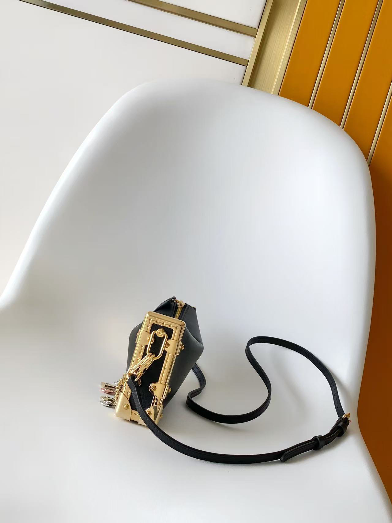 Slim Trunk Leather Crossbody Bag - Image 2