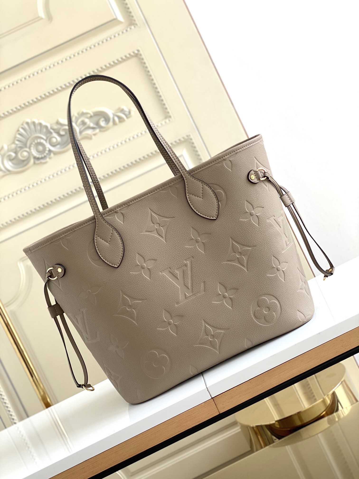 Louis Vuitton Neverfull Medium Leather Tote Bag - Image 2