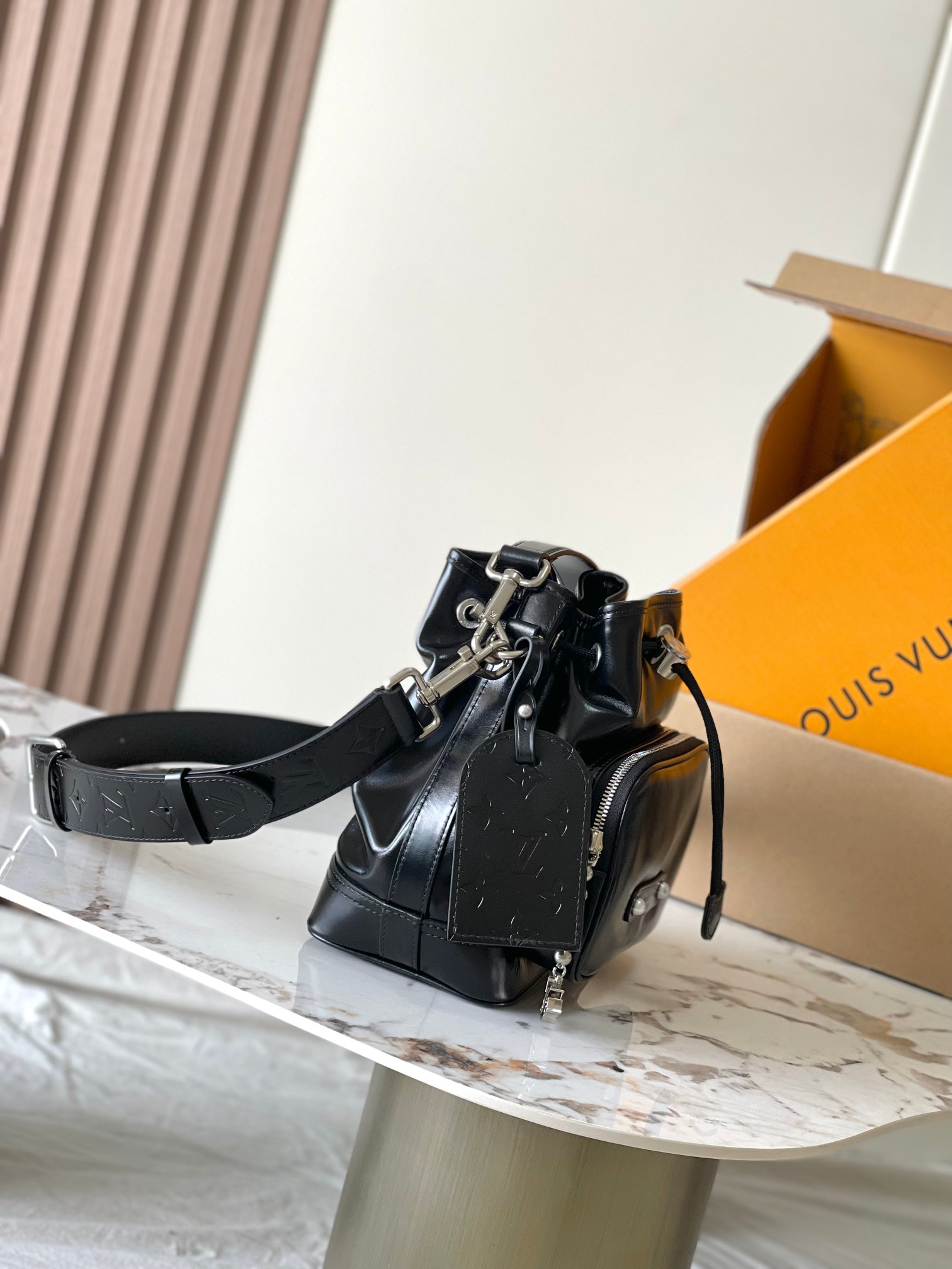 Noé Cargo Small Bucket Handbag - Image 2