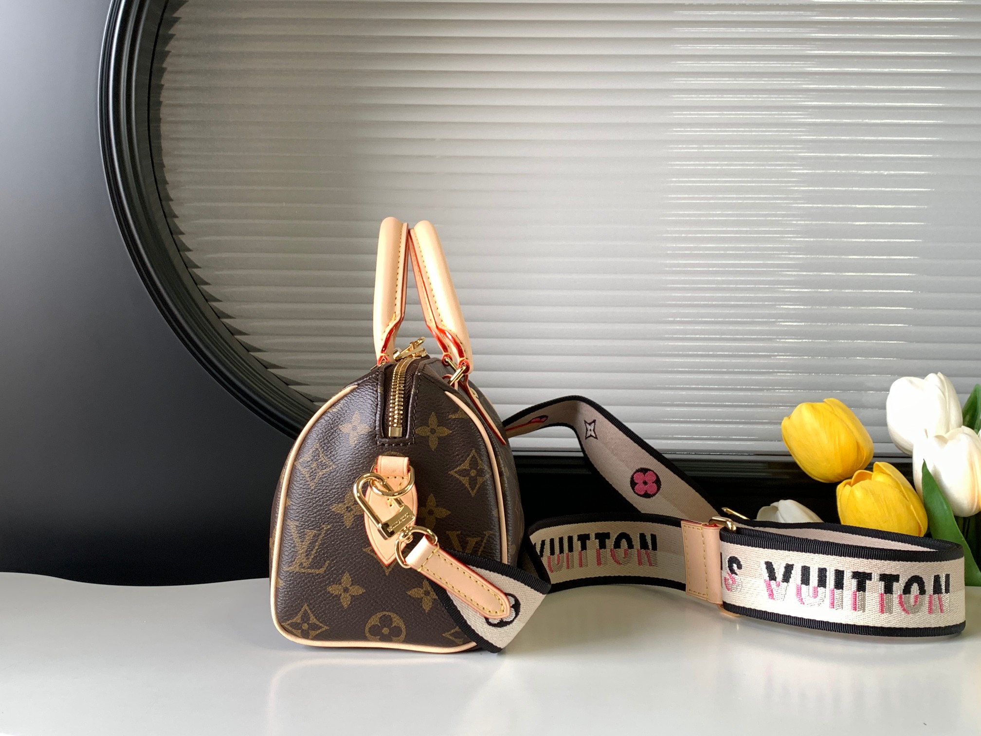 Louis Vuitton Speedy Bandoulière 20 Monogram Canvas Handbag - Image 2