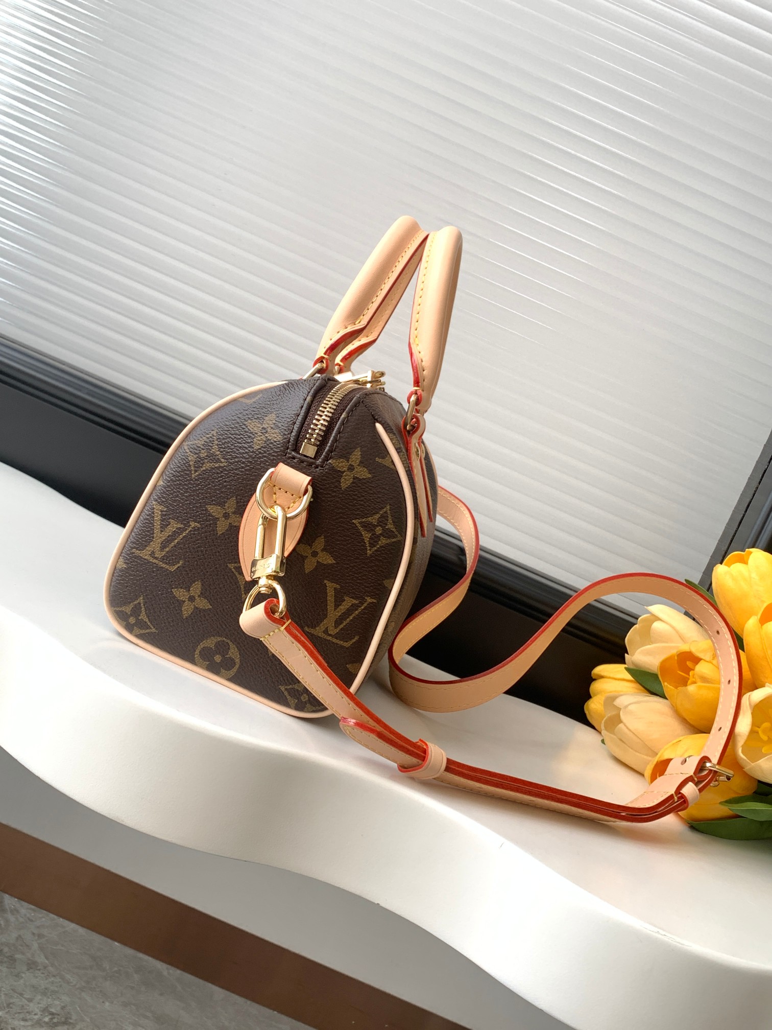 Louis Vuitton Speedy Bandoulière 20 Monogram Shoulder Bag - Image 2
