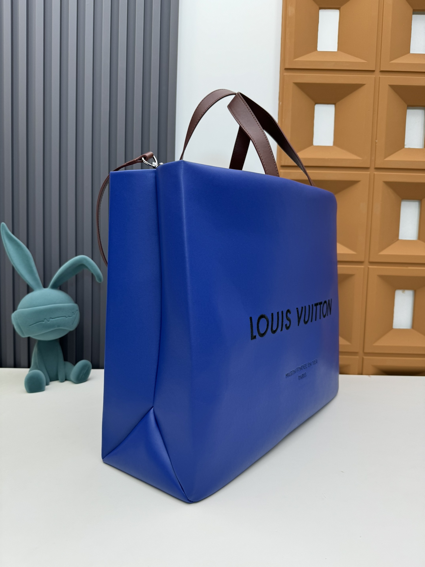 Louis Vuitton M24457 Medium Multicolor Leather Tote Bag - Image 2